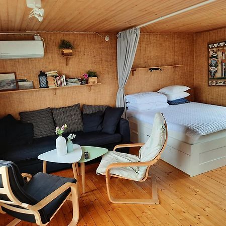 Cabin At The Sea Close To Public Beach With A Jumpingtower Hoviksnas Exteriör bild