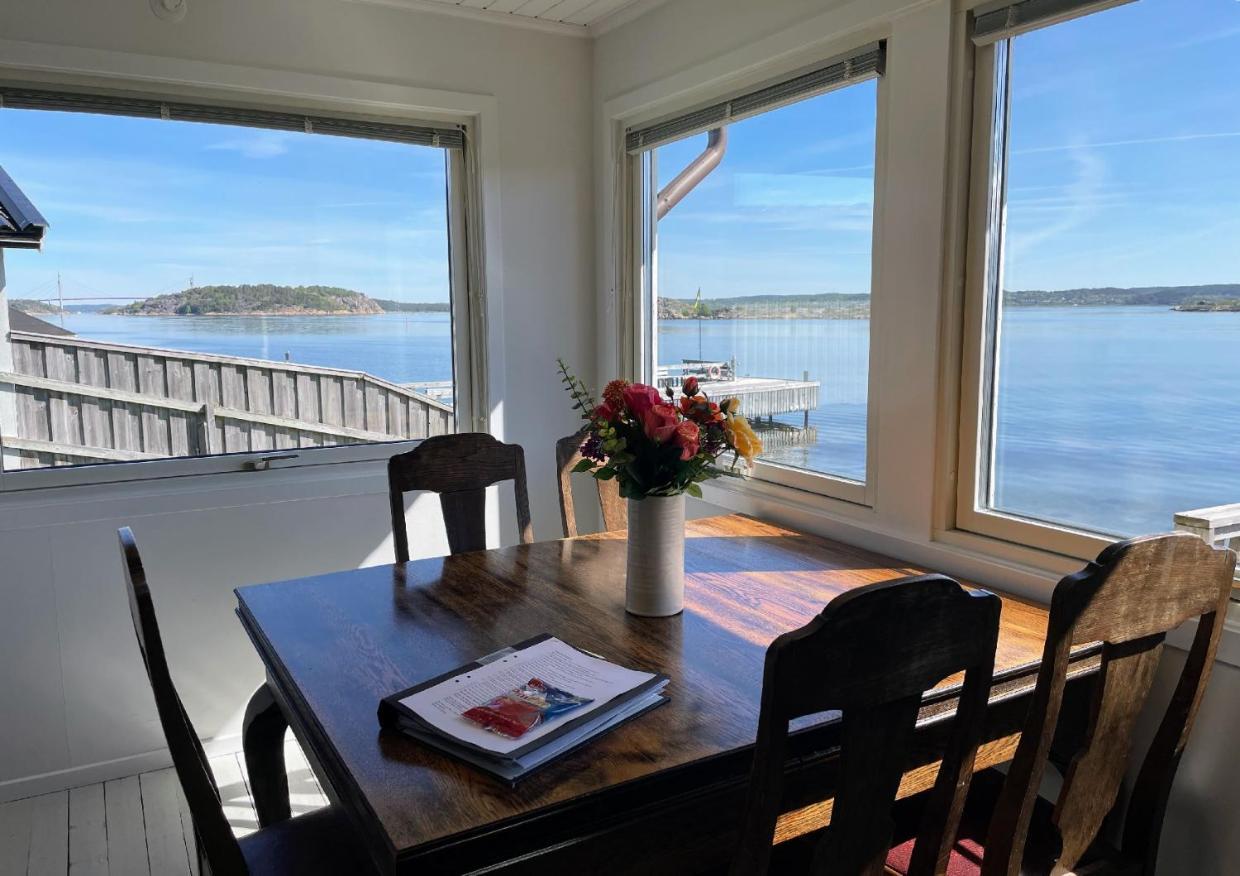 Cabin At The Sea. Public Beach Close With Jumpingtower. Villa Hoviksnas Exteriör bild