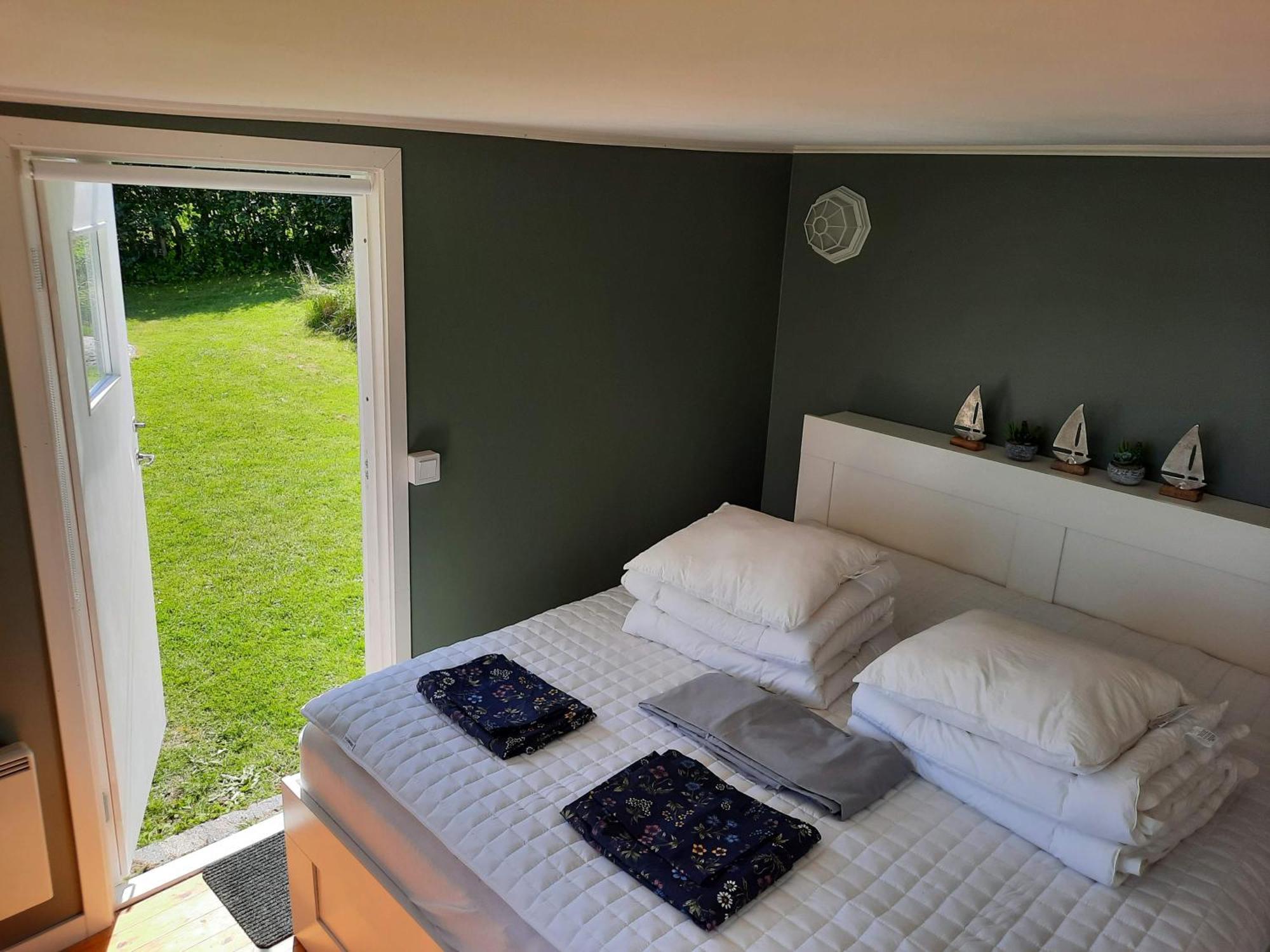 Cabin At The Sea Close To Public Beach With A Jumpingtower Hoviksnas Exteriör bild